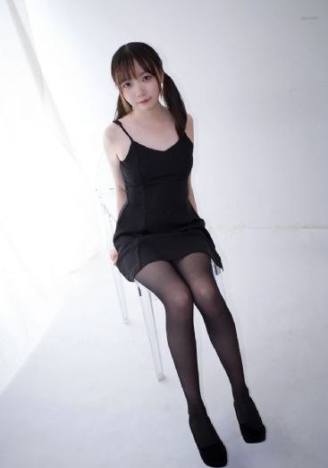 《不扣钮的女孩》