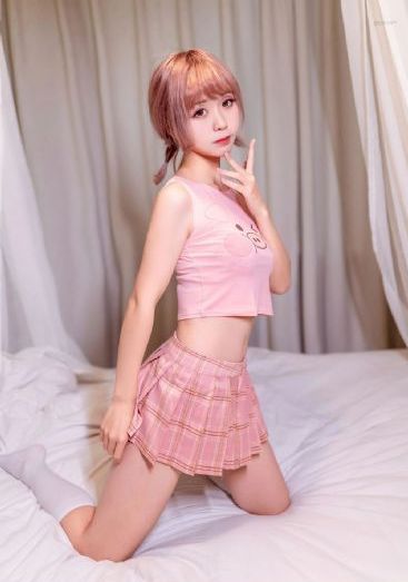 森林里的熊先生在冬眠中